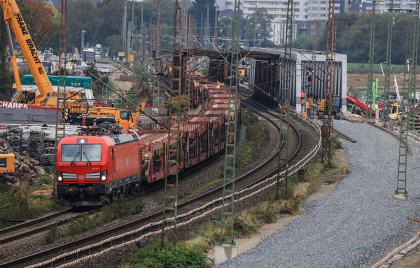 Die IHK im Rheinland fordern von der Bundesregierung eine Korrektur der Verkehrsprognosen. (Symbolbild) - © Oliver Berg/dpa