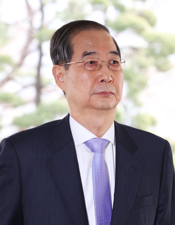 Südkoreas Verfassungsgericht hat die Amtsenthebung des im Zuge der Staatskrise suspendierten Premier Han Duck Soo abgewiesen. - © -/Yonhap Pool/dpa