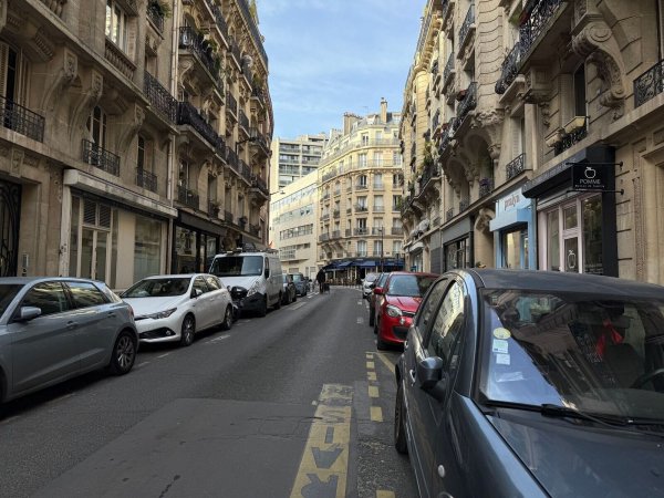 500 weitere Straßen sollen in Paris autofrei werden. (Archivbild) - © Rachel Boßmeyer/dpa