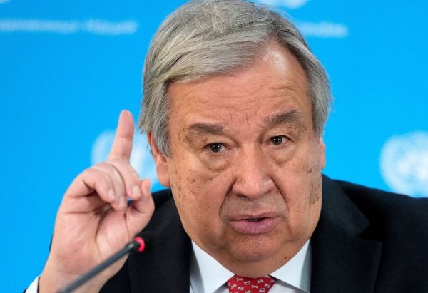 António Guterres, Generalsekretär der Vereinten Nationen (UN), spricht während eines Besuchs im UN-Büro in der kenianischen Hauptstadt Nairobi. - © Khalil Senosi/AP/dpa