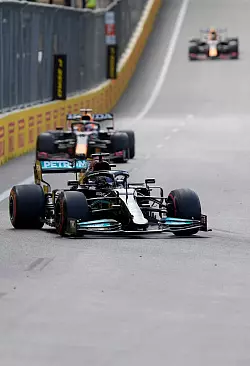 Ungewohnt - &copy; Foto: Darko Vojinovic/AP/dpa