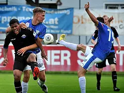 Testspiel des SC Paderborn gegen SV Gr&ouml;dig. - &copy; FOTO: ANDREAS FR&Uuml;CHT