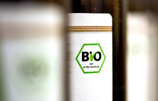 Bio-Getränk - © Foto: Daniel Naupold/dpa