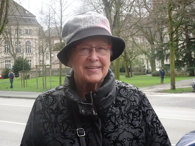Edith Hildebrenner, 85, Renterin, Detmold