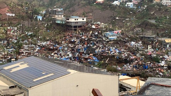 Das Unwetter hinterließ in Mayotte eine Spur der Verwüstung (Foto aktuell). - © Kwezi/AFP/dpa