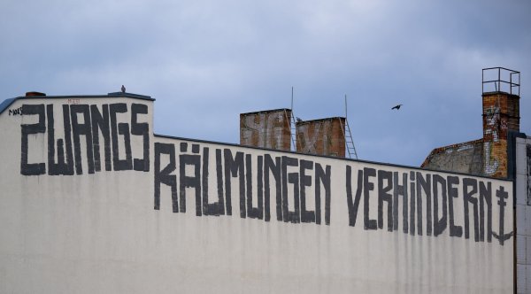 Oft sind Mietschulden der Grund für Zwangsräumungen. (Archivbild) - © Monika Skolimowska/dpa