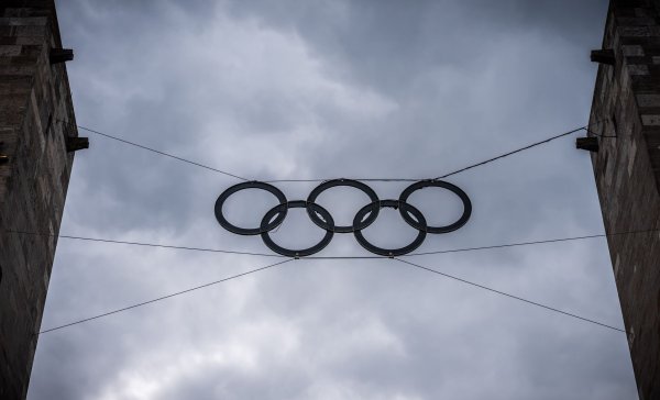 Die Wirtschaft ist ein klassisches Argument der Befürworter einer Olympiabewerbung. Was sagen Wirtschaftswissenschaftler? (Archivbild) - © Michael Kappeler/dpa
