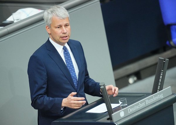 Bilger verteidigt Bundeskanzler Merz gegen die Kritik. (Archivbild) - © Michael Kappeler/dpa