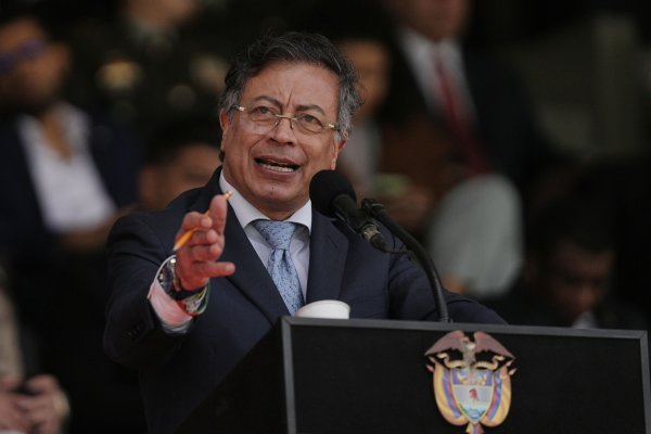 Der kolumbianische Präsident Gustavo Petro ist von der US-Regierung sanktioniert worden. - © Ivan Valencia/AP/dpa
