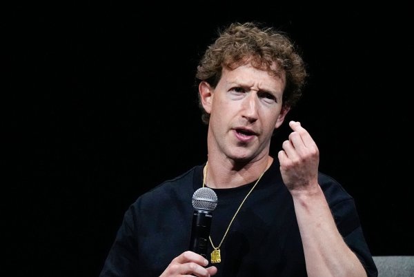 Meta-Chef Mark Zuckerberg hatte in Bezug auf die EU-Regeln von «institutionalisierter Zensur» gesprochen. (Archivbild) - © David Zalubowski/AP/dpa