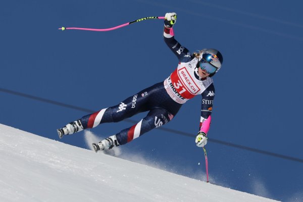 Voll in Aktion: Lindsey Vonn. - © Marco Trovati/AP/dpa