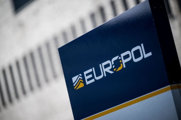 Die europäische Polizeibehörde Europol versucht den illegalen Drogenhandel einzudämmen. - © Jasper Jacobs/Belga/dpa