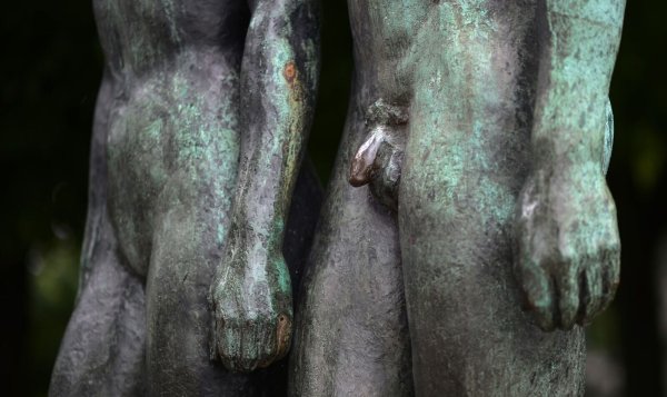 Das Landgericht Frankfurt hat mit einer Entscheidung die Rechte von Transmenschen gestärkt. - © Julian Stratenschulte/dpa