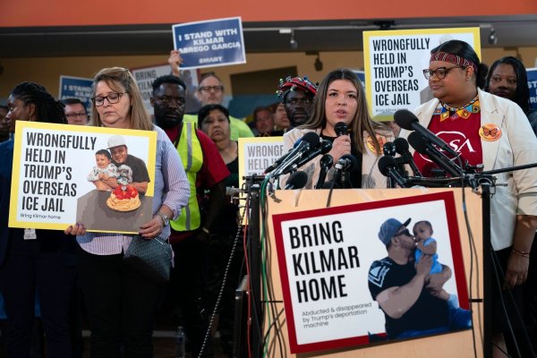 Trump setzt bei der versehentlichen Abschiebung eines Salvadorianers auf eine harte Linie. (Archivbild) - © Jose Luis Magana/FR159526 AP/AP/dpa