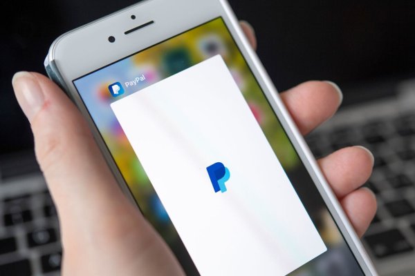 Paypal bietet nun allen Kunden dieselben Mehrfaktor-Authentifizieungsmöglichkeiten an. - © Catherine Waibel/dpa-tmn