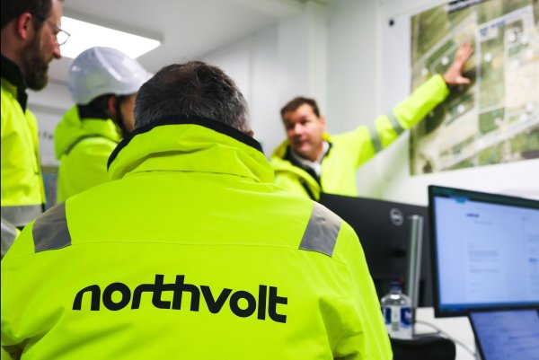 Kosten die finanziellen Schwierigkeiten bei Northvolt auch den Staat viel Geld? BSW-Chefin Wagenknecht will Auskunft vom Bundeswirtschaftsminister. - © Frank Molter/dpa