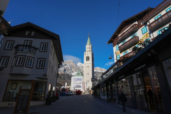 In der Nähe von Cortina d\\\'Ampezzo stürzte ein Deutscher zu Tode. (Archivbild) - © Giovanni Auletta/AP/dpa