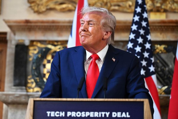 Das britische Königshaus hofierte den US-Präsidenten. - © Leon Neal/POOL Pool Getty Images/AP/dpa