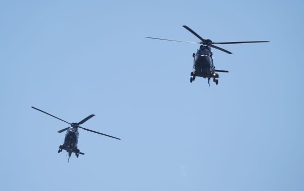 Hubschrauber-Piloten der Polizei werden in der kommenden Woche durch Deutschland fliegen. (Illustration) - © Sören Stache/dpa