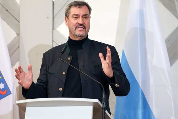Markus Söder ist überzeugt, die Brandmauer zur AfD sei «härter denn je» (Archivbild). - © Daniel Löb/dpa