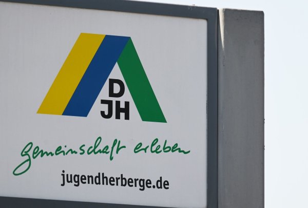 Studierenden bieten die Jugendherbergen vergünstigte Zimmer an. (Symbolbild) - © Marijan Murat/dpa