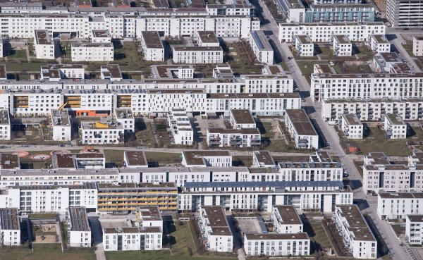 Der Wohnungsmangel in Deutschland zieht nach Analyse des Pestel-Instituts mittlerweile die gesamtwirtschaftliche Entwicklung in Mitleidenschaft. (Symbolbild) - © Sven Hoppe/dpa
