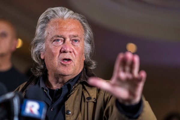 Trumps früherer Berater Steve Bannon rechnet mit einem «Zeitalter Trumps». (Archivbild) - © Eduardo Munoz Alvarez/AP/dpa