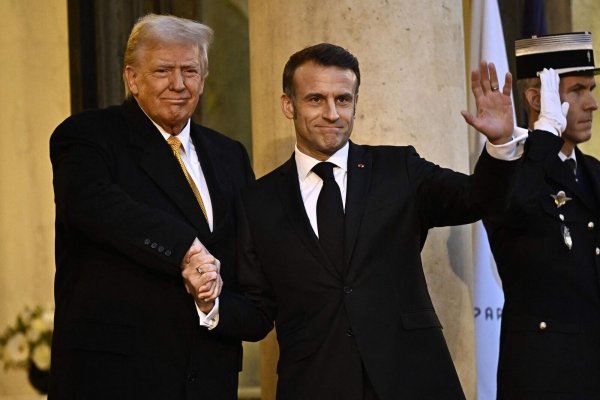 Der Besuch in Frankreich ist Trumps erster Auslandstrip seit seinem Wahlsieg Anfang November. - © Julien De Rosa/AFP/dpa