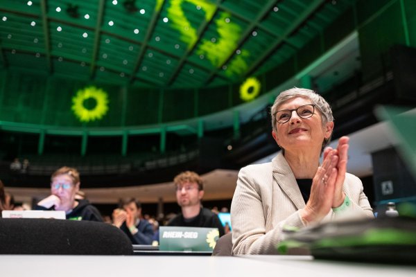 Britta Haßelmann geht auf Listenplatz 1 in den Bundestagswahlkampf. - © Guido Kirchner/dpa
