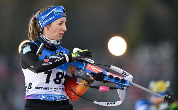 Franziska Preuß beendet den Sprint wieder unter den Top Ten. - © Hendrik Schmidt/dpa
