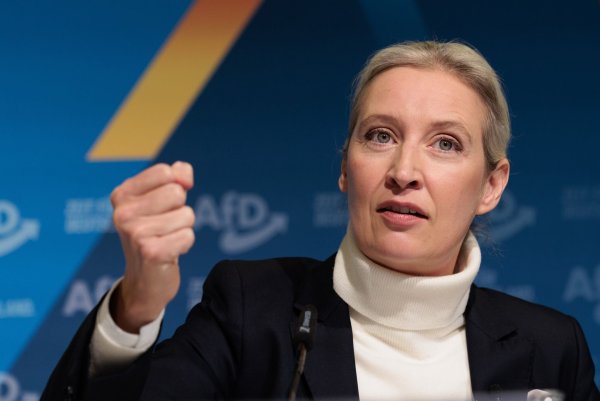 AfD-Chefin Alice Weidel soll ihre Partei als Kanzlerkandidatin in den Bundestagswahlkampf führen. - © Carsten Koall/dpa