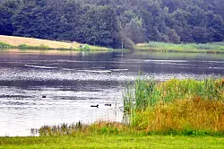 Menschenleer pr&auml;sentiert sich der "See am Kleih&uuml;gel" gestern. - &copy; Foto: Hans-G&uuml;nther Meyer