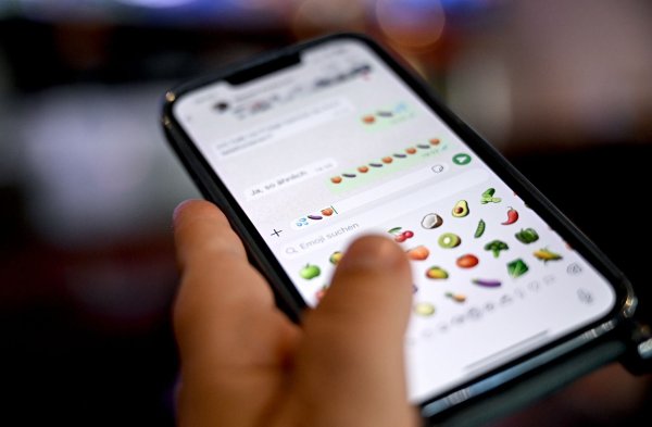 Im Chat werden die Aubergine oder der Pfirsich gelegentlich anzüglich verwendet. (Symbolbild) - © Britta Pedersen/dpa