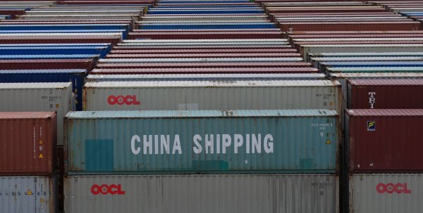 Trotz Handelsstreit mit den USA zeigen sich Chinas Exporte robust. Die Volksrepublik verkauft mehr in andere Staaten. (Archivbild) - © Marcus Brandt/dpa