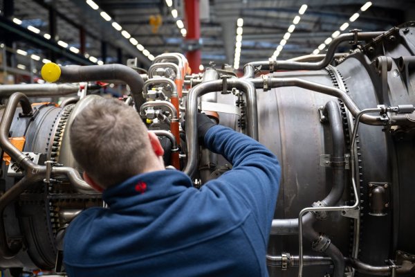 Triebwerkswartung ist ein wichtiges Geschäftsfeld für MTU. - © Sebastian Gollnow/dpa
