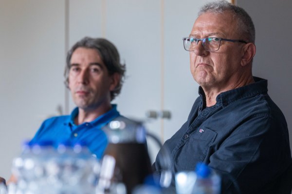 Ermittlungsleiter Thorsten Stiffel (links) und sein Aktenführer Norbert Freier äußern sich zum ersten Mal zu der Ermittlungsarbeit der vergangenen Monate. - © Jannik Stodiek