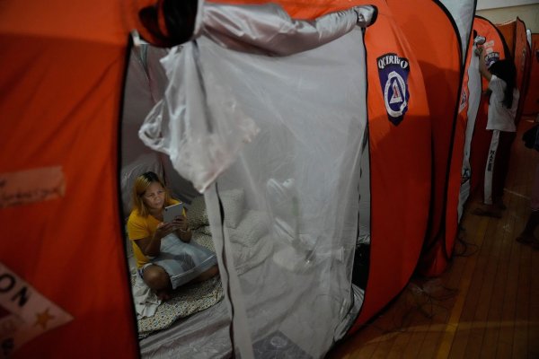 Auf der Flucht vor Supertaifun «Fung-Wong» mussten mehr als eine Million Menschen ihre Häuser verlassen. - © Aaron Favila/AP/dpa