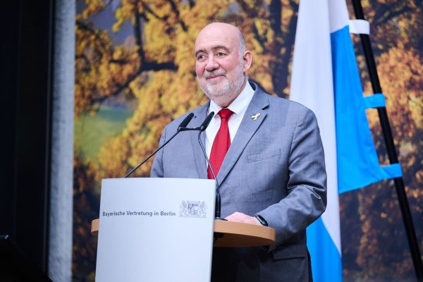 Prosor warnt eindringlich vor linkem Antisemitismus. (Archivbild) - © Annette Riedl/dpa