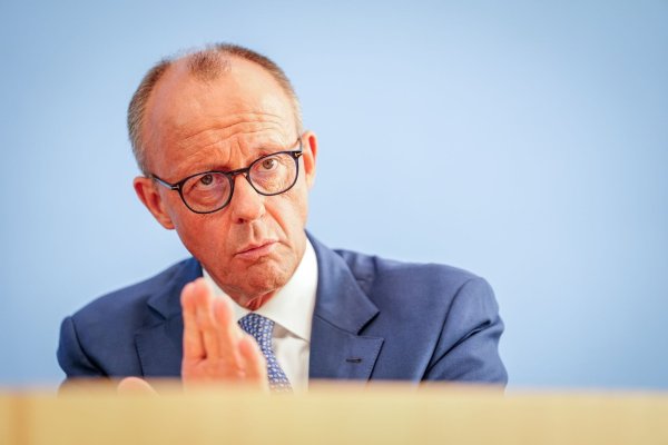 CDU-Chef Merz präsentierte nach seinem Treffen mit Kanzler Scholz (SPD) einen ganzen Forderungskatalog zur Verschärfung der Migrationspolitik. (Archivbild) - © Kay Nietfeld/dpa