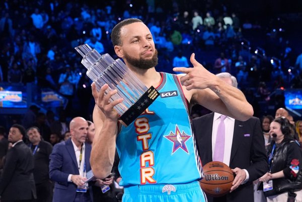 Stephen Curry wurde zum MVP des All-Star-Games gekürt. - © Godofredo A. Vásquez/AP/dpa