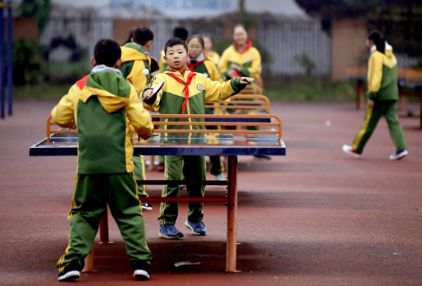 In China sollen Kinder mehr Sport in der Schule treiben. (Archivbild) - © Britta Pedersen/dpa-Zentralbild/ZB