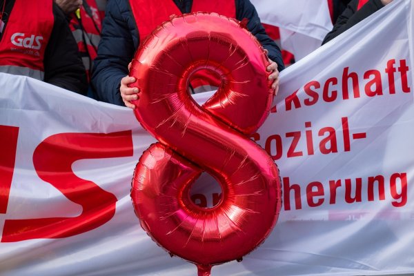 Die kommunalen Arbeitgeber warnen vor den Folgen der aus ihrer Sicht überzogenen Forderungen der Gewerkschaften für den öffentlichen Dienst. (Symbolbild) - © Christophe Gateau/dpa
