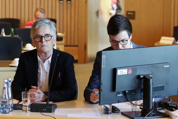 Der Untersuchungsausschuss des Landtags zum «Brückendesaster» in NRW vernimmt eine zentrale Zeugin zu Entscheidungsprozessen rund um die Rahmede-Talbrücke. - © David Young/dpa