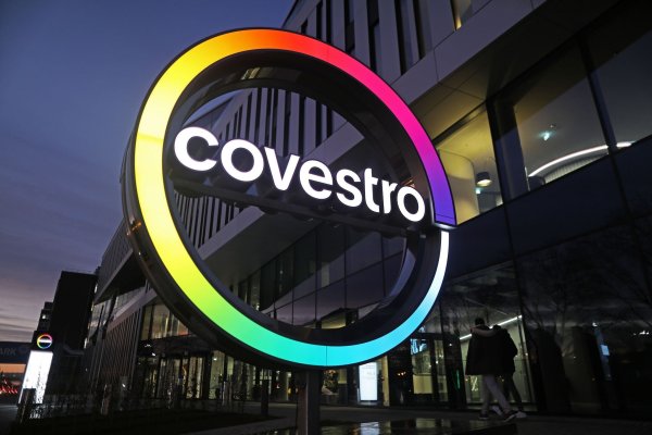 Der Kunststoffhersteler Covestro steht vor der Übernahme durch einen arabischen Ölkonzern. - © Oliver Berg/dpa