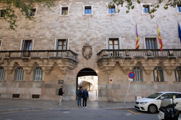 Im Mordprozess um den Tod eines deutschen Urlaubers auf Mallorca sind noch viele Fragen offen. (Archivbild) - © Clara Margais/dpa