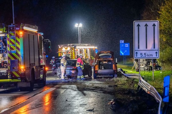 Angaben zum Unfallhergang konnte die Polizei bislang nicht machen. - © Markus Klümper/dpa