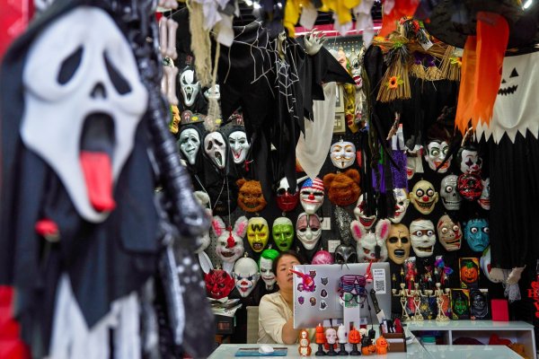 Horrorfilme - zu Halloween wird wieder so richtig gegruselt. - © Ng Han Guan/AP/dpa