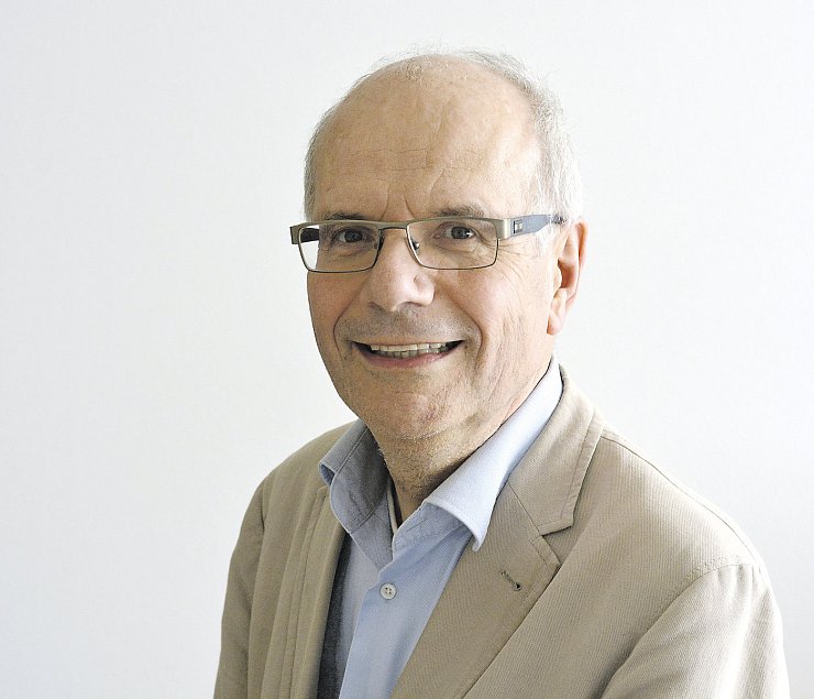 Kritisiert die Polizeiarbeit: Christoph Gusy, Professor für öffentliches Recht an der Universität Bielefeld. - © Uni Bielefeld