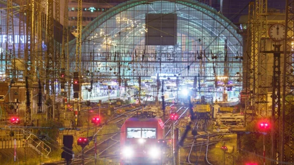 - © Frank Rumpenhorst/dpa