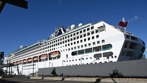 - &copy; Dean Lewins/AAP/dpa